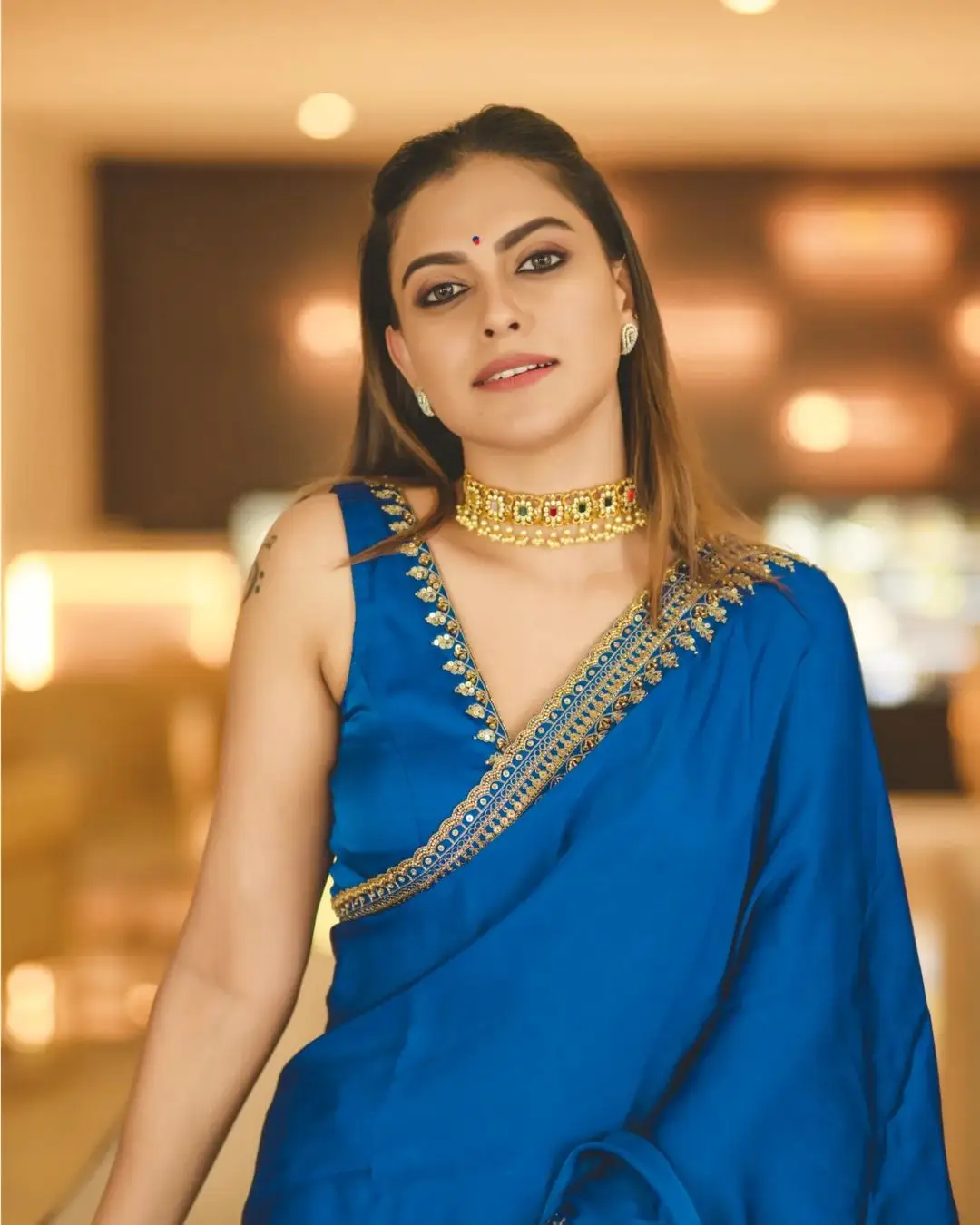 ANUSREE NAIR IN BLUE SAREE SLEEVELESS BLOUSE 3